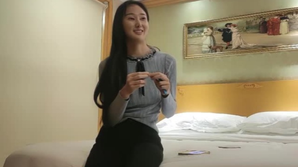 壹屌探花偷拍空姐女神！温柔巨乳内射颜射爆操！